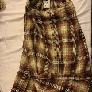 Plaid skirt with split
